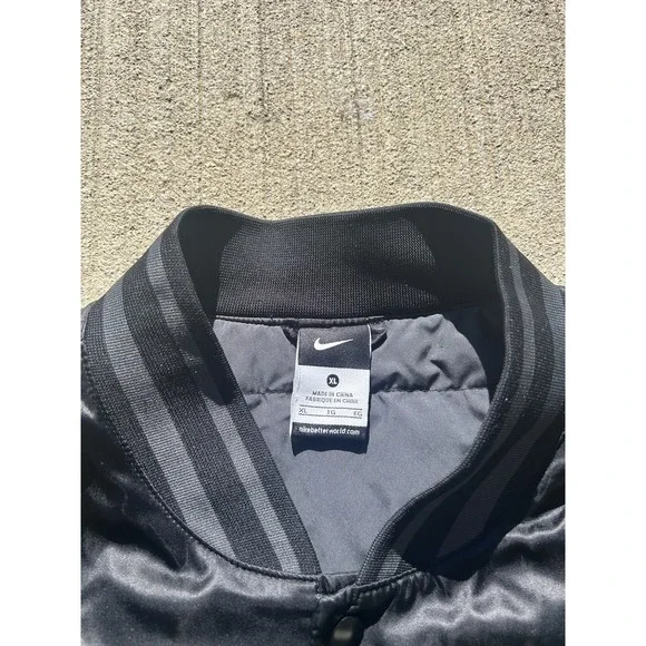 Nike LA Lakers Kobe Bryant Bomber Jacket Mens XL Black Mamba Hunt Or Be Hunted - Picture 3 of 16